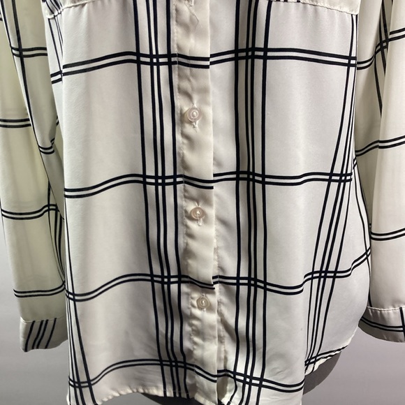 Rue 21 Top/Blouse Women Size Large White & Black Collar Button Up Long Sleeves - Picture 3 of 10